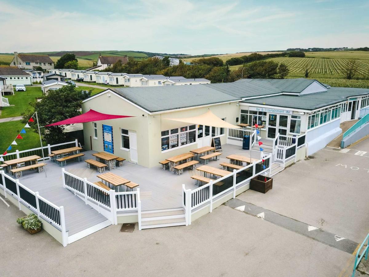 Bude Caravan Caromax - Families And Couples Only Exterior photo