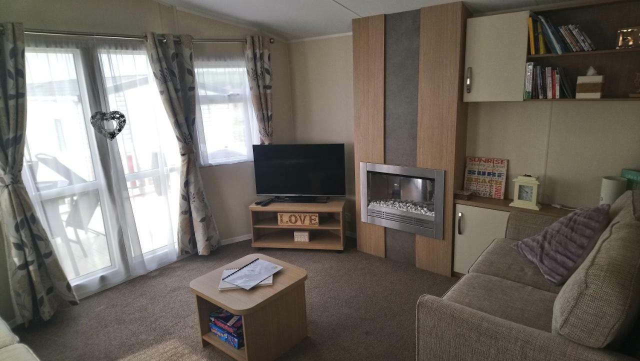 Bude Caravan Caromax - Families And Couples Only Exterior photo